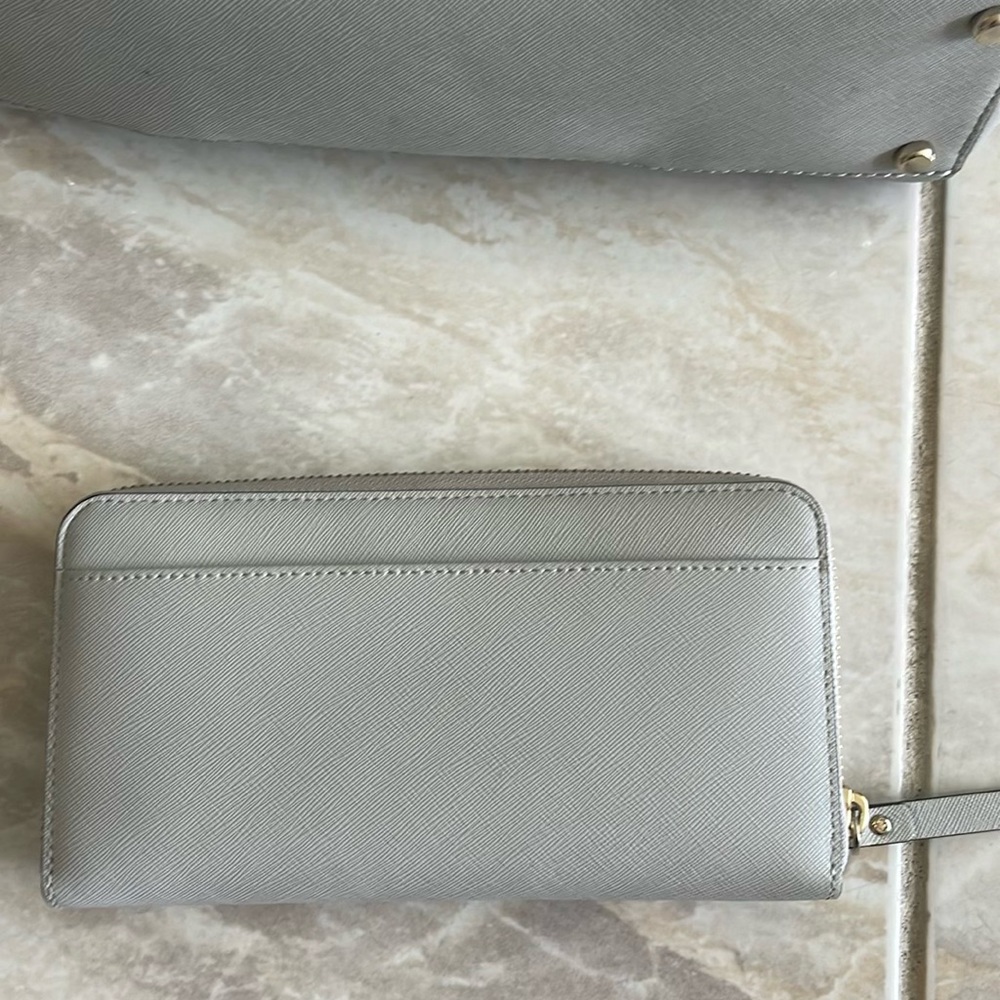 Kate Spade Large Wallet - Picture 3 of 4